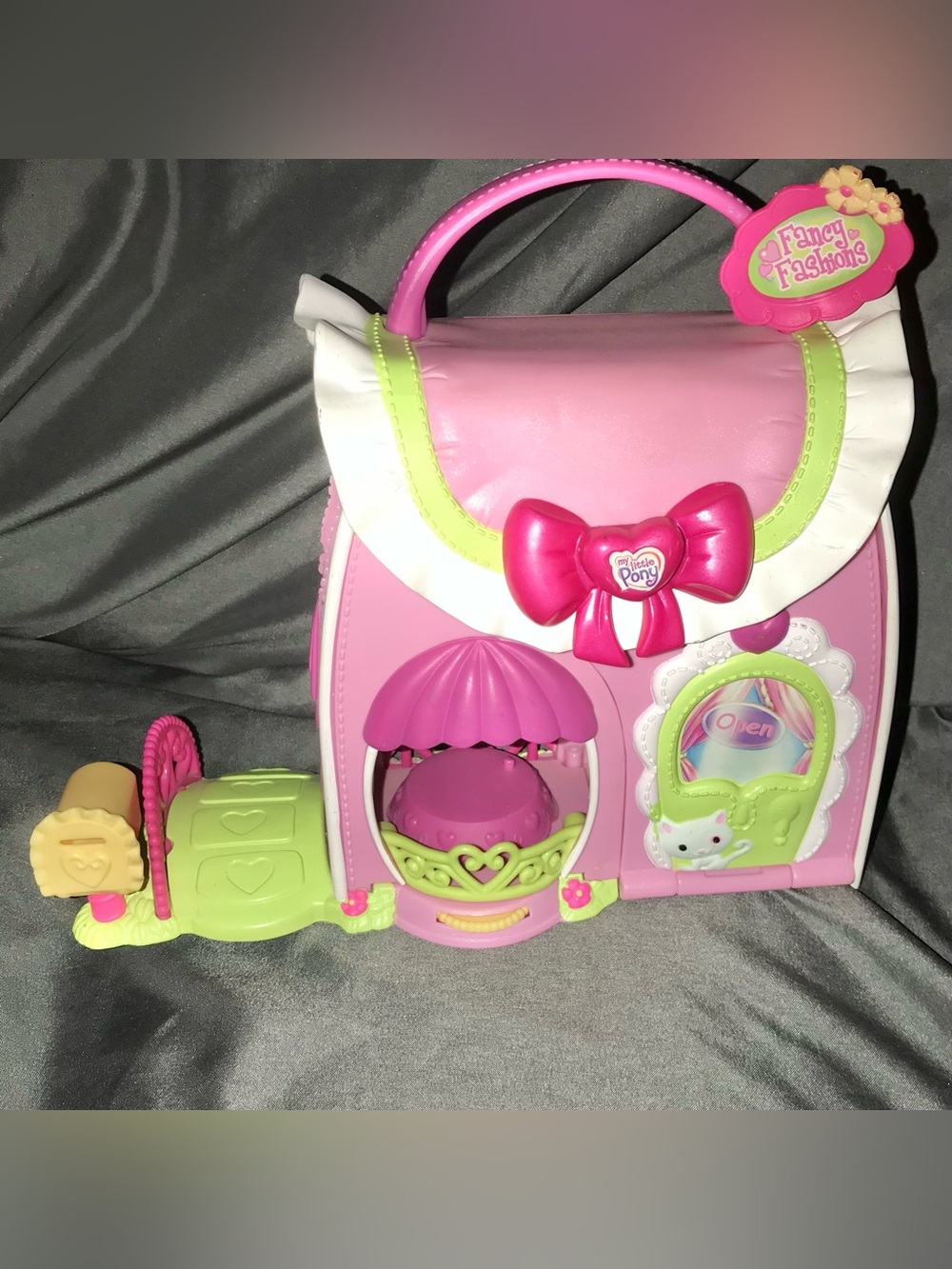 My little pony fancy fashions pink purse fold out playset house 2006 Hasbro MLP